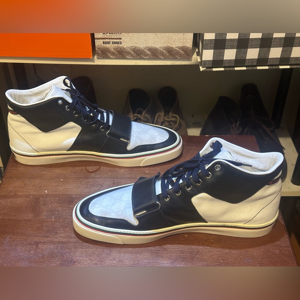 Gucci GG Supreme Hightop Sneakers - Picture 5 of 13
